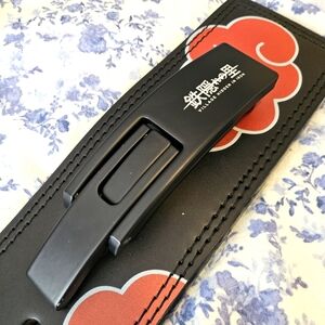 NWT Village Hidden In Iron Lever Belt